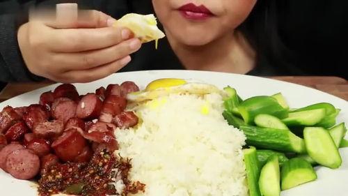 烤肠妹妹吃瓜,烤肠妹妹的瓜田奇遇记