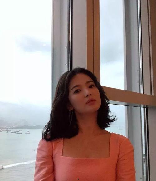 宋慧乔吃瓜吃饭,揭秘明星私生活点滴