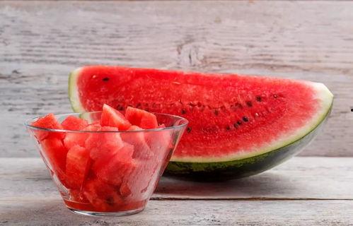 七小花瓣吃瓜,瓜田里的欢乐时光