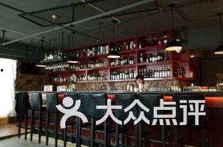 株洲酒吧吃瓜,热闹吃瓜现场，揭秘夜生活趣味瞬间