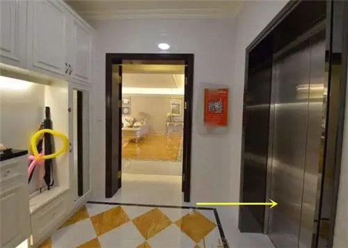 电梯口视频吃瓜